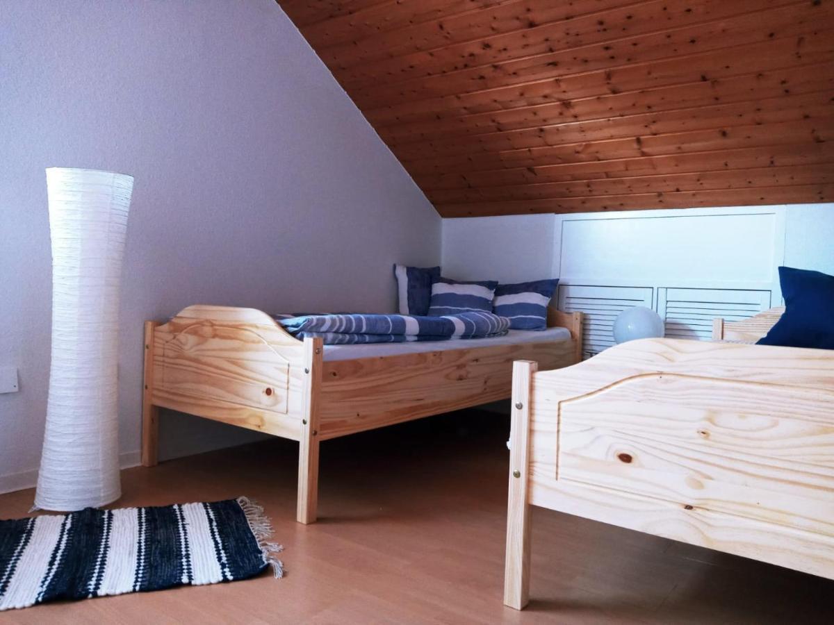 Grosse, Helle Wohnung Mit 2 Schafzimmern - Ferienwohnung Am Lippesee Paderborn Esterno foto